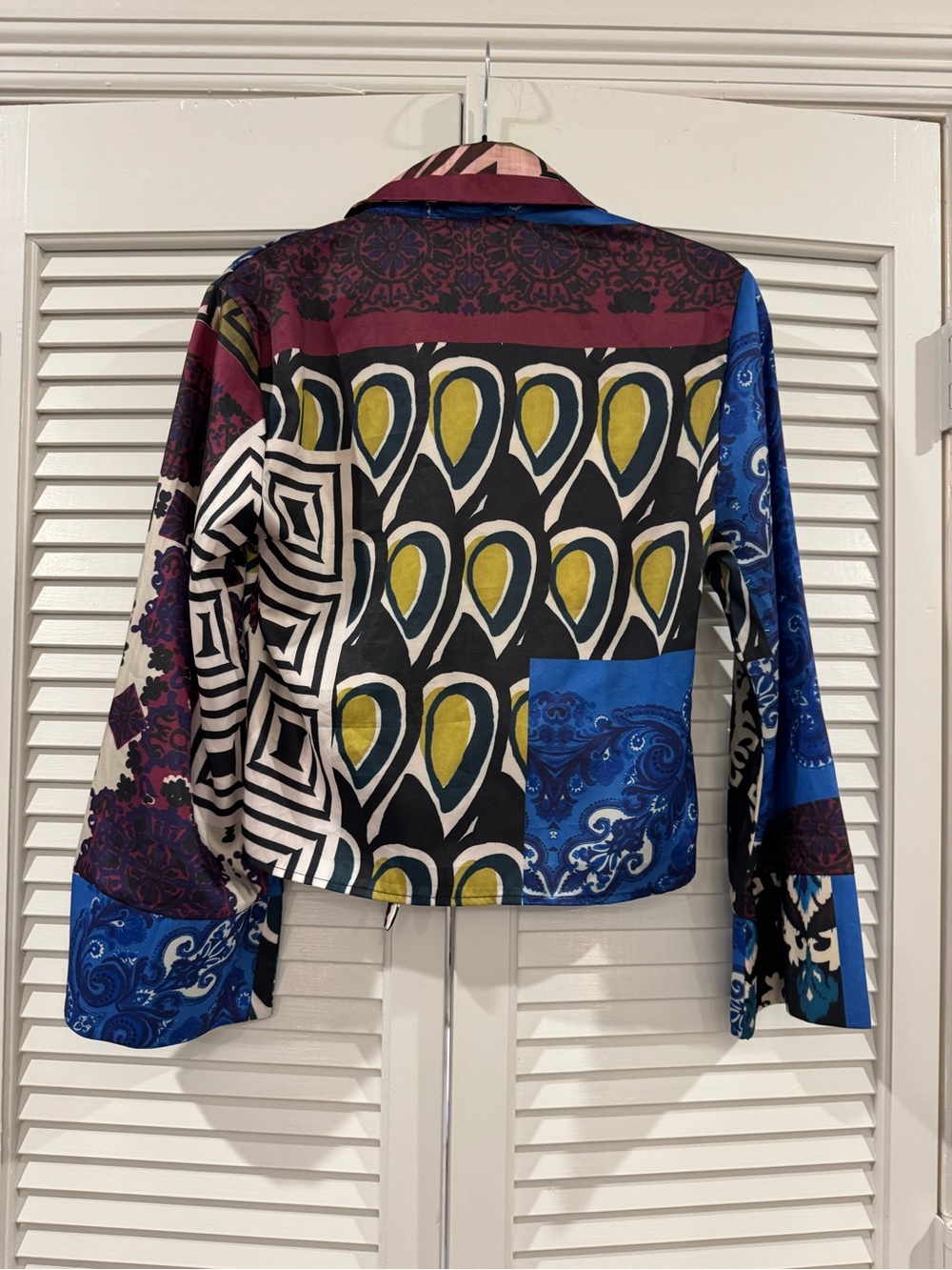 Womens Multi-Color Patterned Button-Front Blouse - Picture 6 of 7